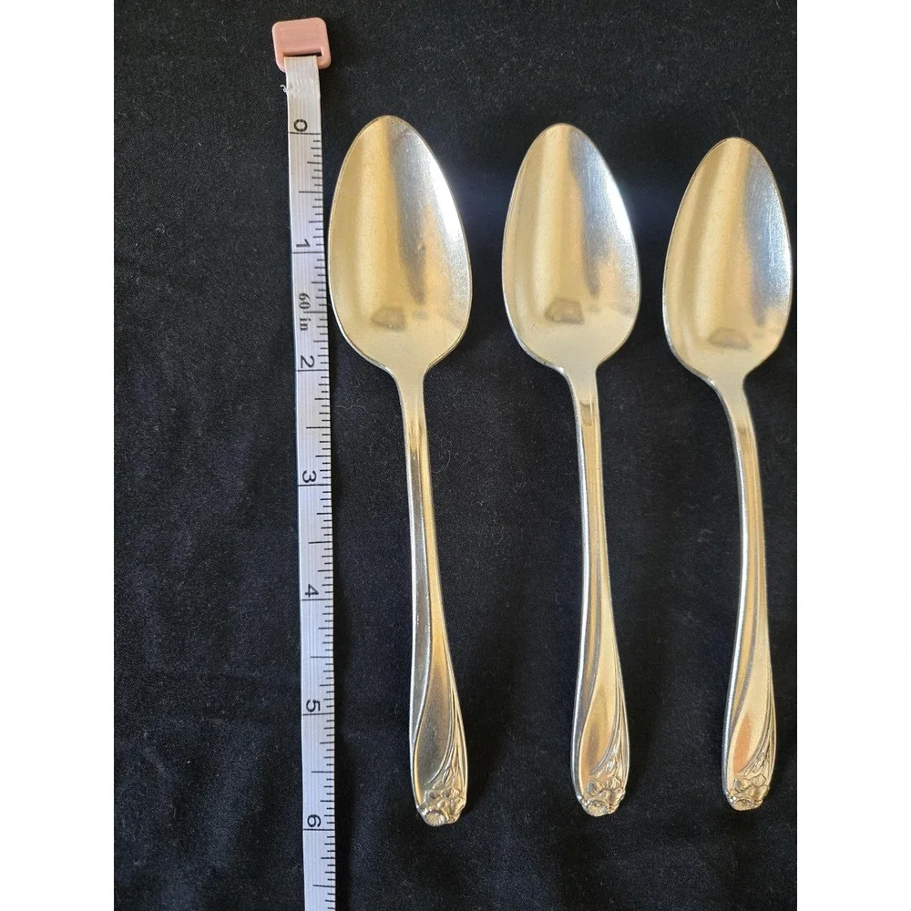 Vintage 1847 Rogers Bros IS Daffodil Set of 7 Teaspoons Flatware Silverware